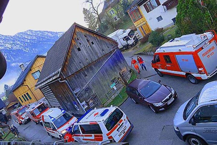 Die österreichischen Rettungskräfte waren mit einem Großaufgebot vor Ort.