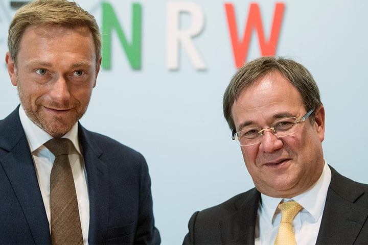 Christian Lindner (links, FDP) und Armin Laschet (CDU) sollen sich für alle Arbeitnehmer einsetzen, fordert der DGB-Landeschef.