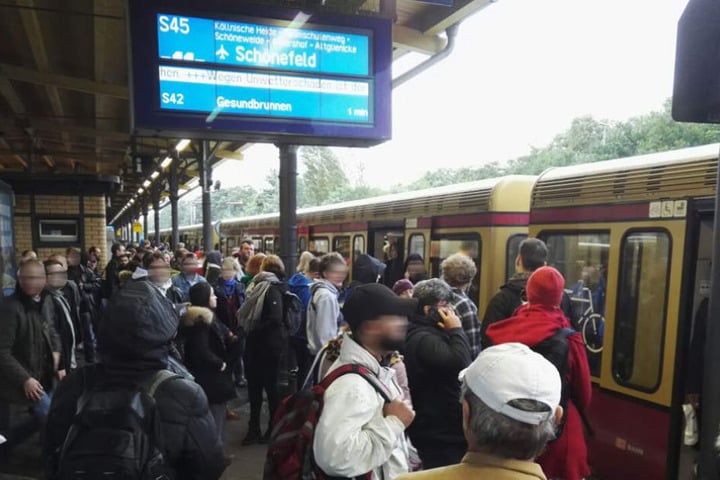 Die S-Bahn hat ihren Dienst einstellen müssen.