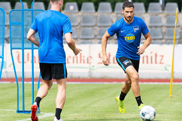 Mathew Leckies (r.) Ehering bleibt verschollen.