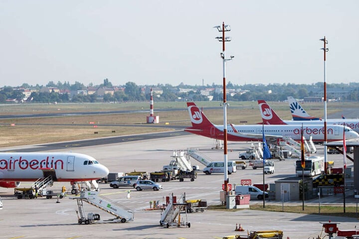 Air Berlin will die Anzahl seiner Flieger halbieren und muss damit auch an Personal einsparen.
