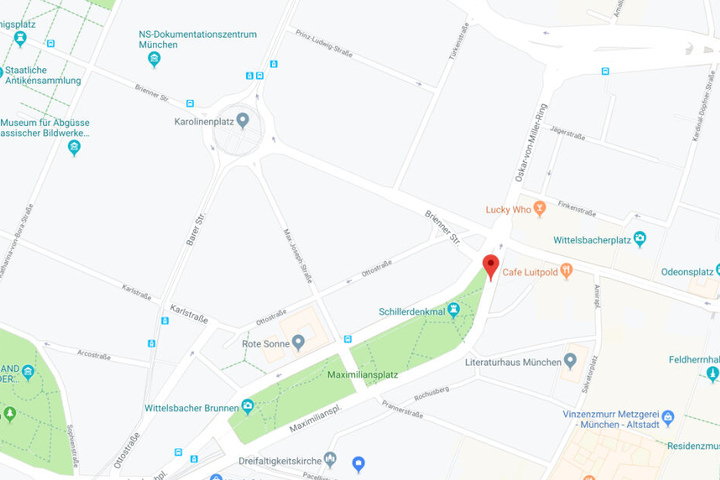 Der Unfall ereignete sich am Platz der Opfer des Nationalsozialismus in München.