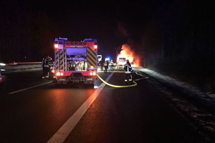 Etwa 20 Feuerwehrmänner waren im Einsatz.