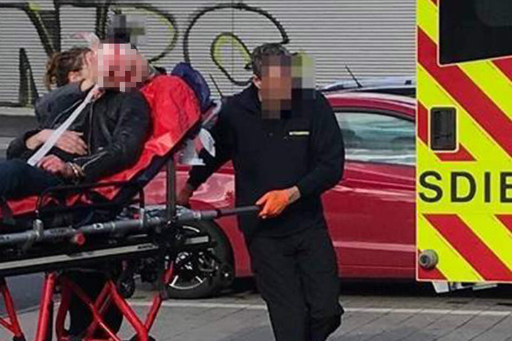 Der Rettungsdienst brachte das verletzte Opfer ins Klinikum.