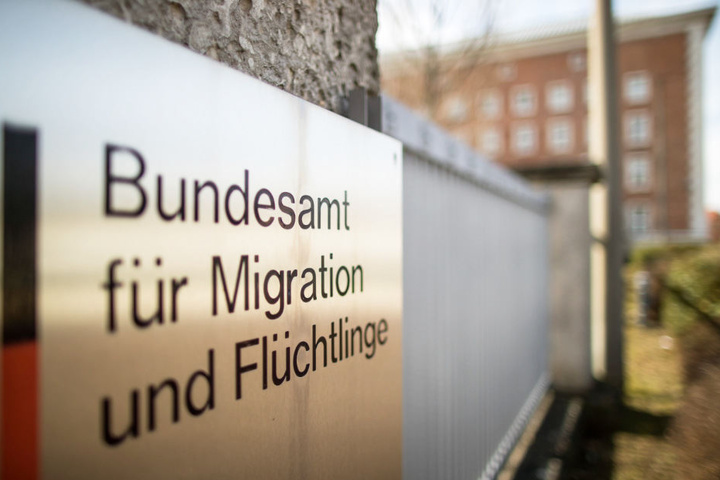 Die ehemalige Leiterin der Außenstelle des Bundesamtes für Migration und Flüchtlinge in Bremen steht in der Kritik. (Symbolbild)