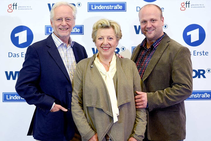 1. September 2015: Joachim H. Luger, Marie-Luise Marjan und Moritz A. Sachs (v.li.) beim Fototermin in Köln zum 30. Jubiläum der "Lindenstraße".