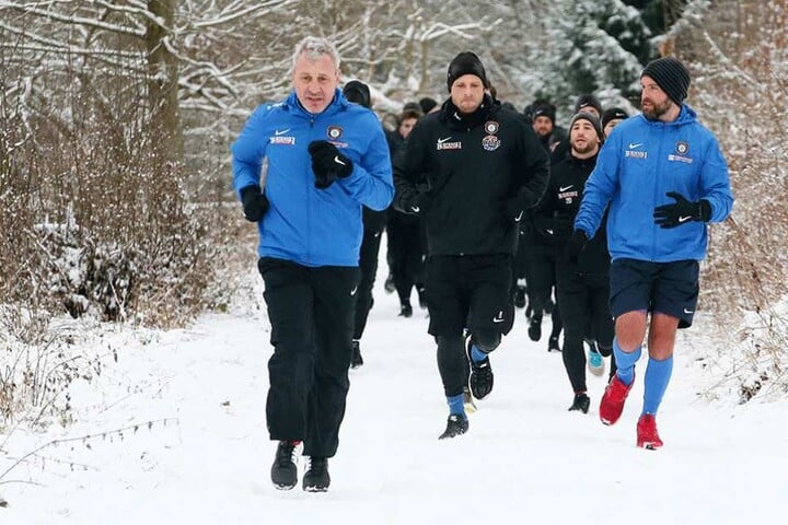 Bei winterlichem Wetter stand ein Acht-Kilometer-Lauf auf dem Programm.