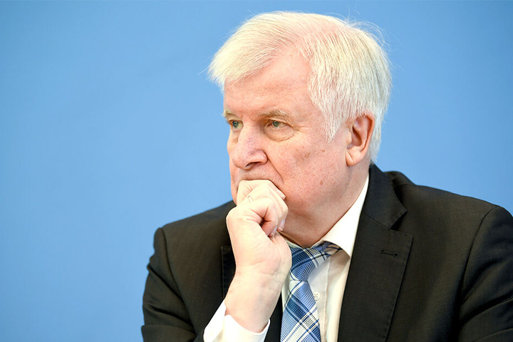 Bundesinnenminister Horst Seehofer (70, CSU).