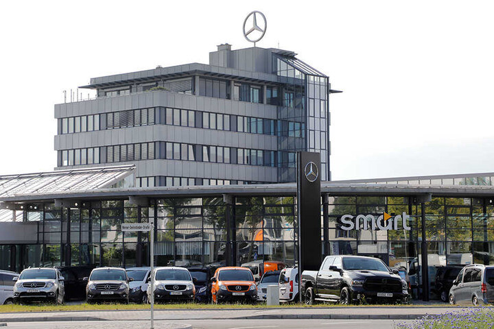 In diesem Autohaus bestellte der Betrüger den Nobelwagen, um an das Übergangsfahrzeug zu kommen.