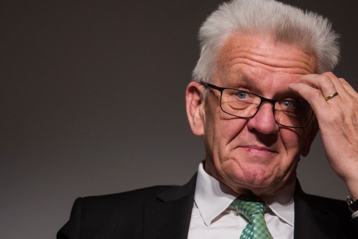 Gebührenfreie Kitas und Kindergärten: Nach Familienministerin Franziska Giffey (SPD) gibt es für die Regierung rund um den grünen baden-württembergischen Ministerpräsident Kretschmann (Bild) keine Ausreden mehr.