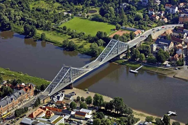 Dem Blauen Wunder setzten die Hochwasser 2012 und 2013 ordentlich zu. Jetzt werden die Flutschäden ausgebessert.