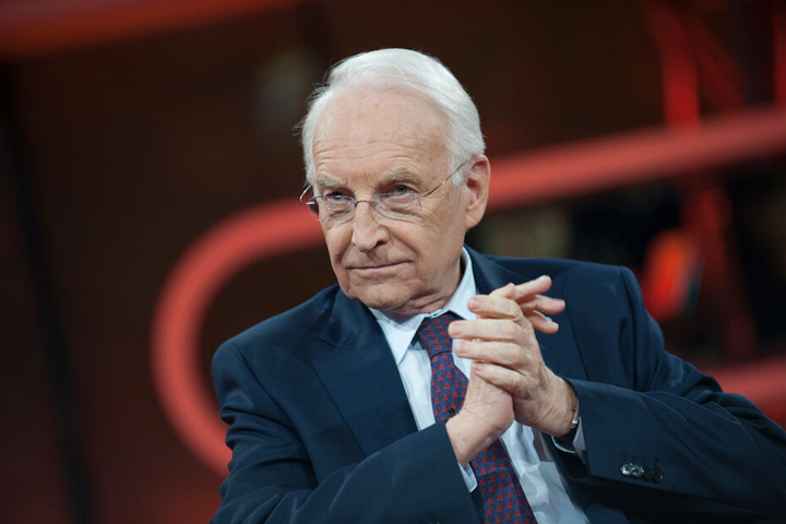 Edmund Stoiber (CSU, 77), ehemaliger Ministerpräsident des Freistaats Bayern und Mitglied des Aufsichtsrates der FC Bayern München AG weiß genau, warum sich Hoeneß zurückzieht.