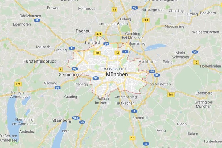 Der Schauspieler stammt aus München und stand hier auch im Münchner Volkstheater auf der Bühne.
