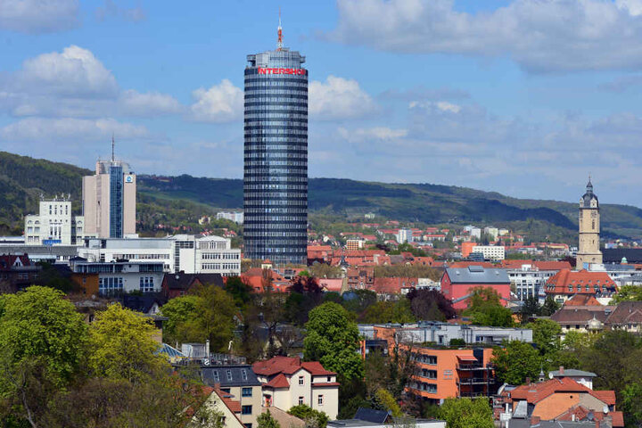 Jena will die, vor 25 Jahren verbannte Büste wieder aufstellen.