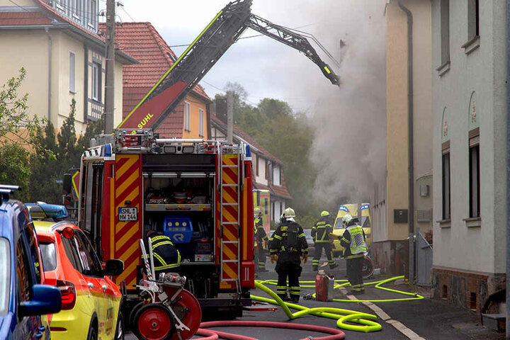 Dichter Qualm drang aus dem Haus.