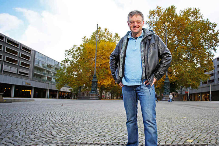 Anspruchsvolle Moderne statt Barock, fordert FDP-ChefHolger Zastrow (47) für den Neustädter Markt.