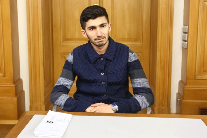 Aziz S. (22), Bruder der Toten, weiß nichts von einer epileptischen Krankheit seiner Schwester.