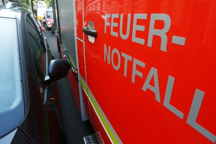 Zugeparkte Wohnstraßen und blockierte Rettungswege kosten häufig wertvolle "Rettungszeit".