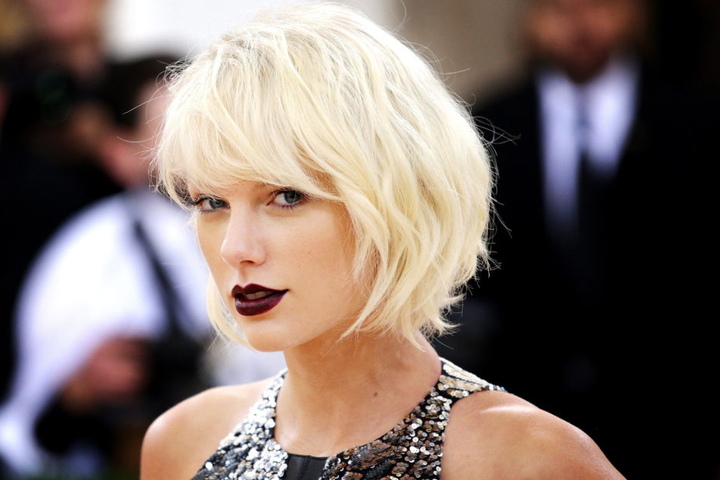 Sexy ja, nackt nein, So kennen Fans "ihre" Taylor Swift bisher.