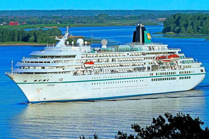 Von wegen Kreuzfahrt-Reise: Als die Tour zum angeblich 100. Geburtstag der Seniorin stattgefunden haben soll, war sie schon lange tot.