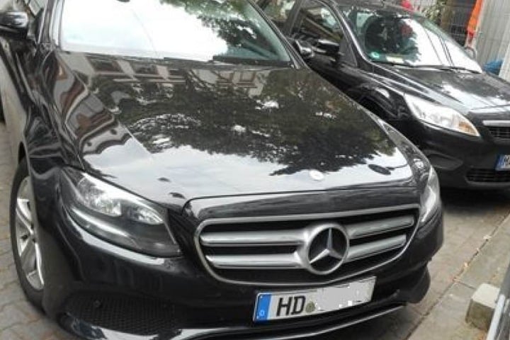 Der Geschäftswagen von Julia B., ein Mercedes E-Klasse.