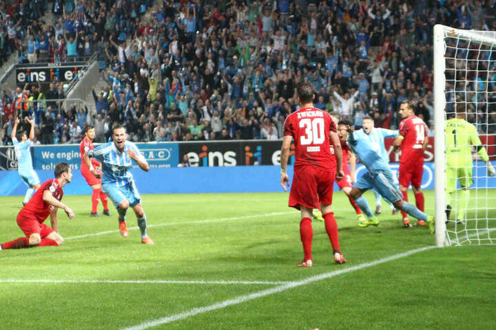Hier trifft Tim Danneberg zum entscheidenden 1:0.