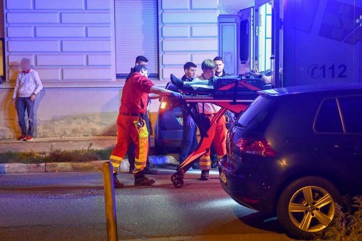 Der Mann wurde ins Krankenhaus gebracht. Laut Polizei soll er stark alkoholisiert gewesen sein.