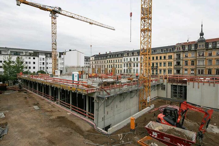 An der Tieckstraße wird aktuell am Neubau des Beruflichen Schulungszentrums für Wirtschaft "Prof. Dr. Zeigner" gearbeitet.