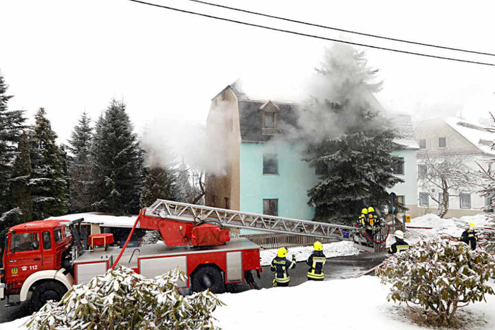 Das Haus ist nach dem Brand vorerst unbewohnbar.