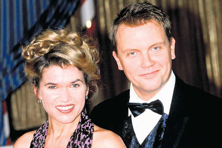 Extra aufgebrezelt hatten sich Anke Engelke (52) und Hape Kerkeling (53). Sie moderierten 2003 in der "Lindenstraße" einen Tanzwettbewerb.