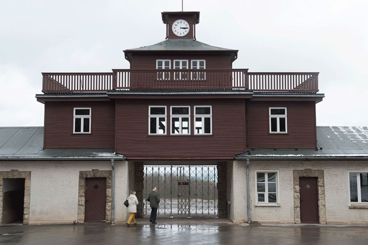 Das Eingangstor zur Gedenkstätte des Konzentrationslagers Buchenwald.