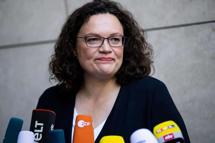 Andrea Nahles (SPD) spricht nach ihrem Rücktritt zu den Journalisten.