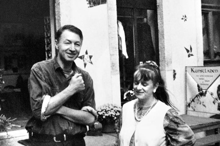 1998 eröffnete Andreas mit seiner Frau Andrea den ersten Laden in der Kunsthofpassage.