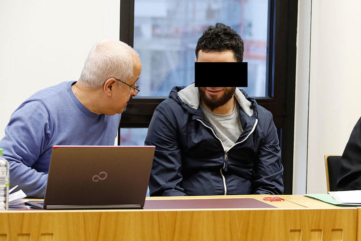 Nizar B. (32) soll sein Zimmer im Asylheim in der Annaberger Straße
angezündet haben.