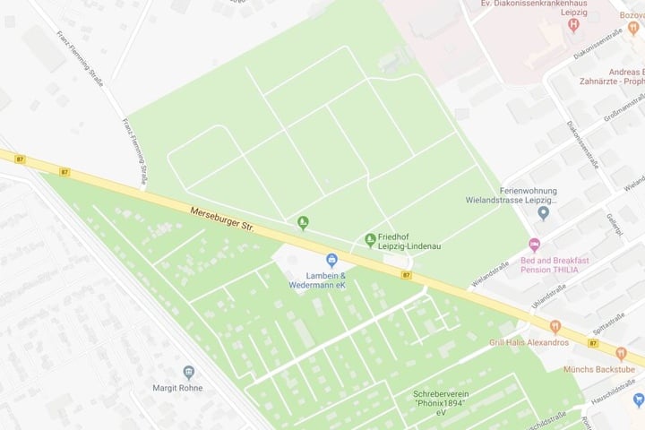 Zwischen Franz-Flemming-Straße und Wielandstraße im Bereich des Friedhofs Lindenau hat es einen Rohrschaden gegeben.