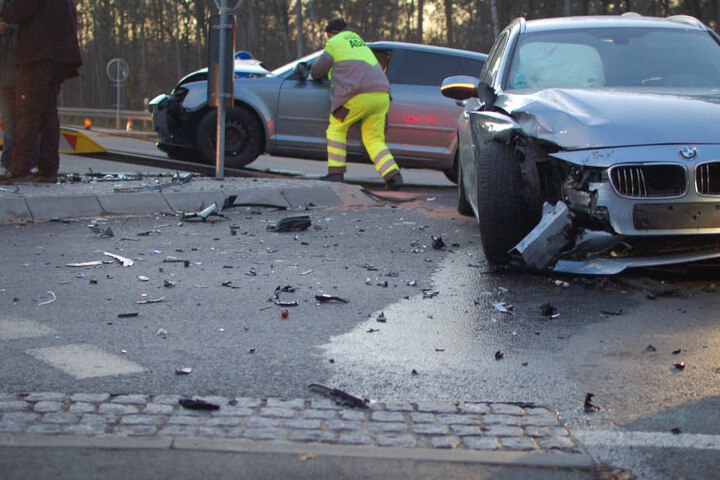 Der Fahrer des BMW hatte offenbar einen entgegenkommenden Audi übersehen.