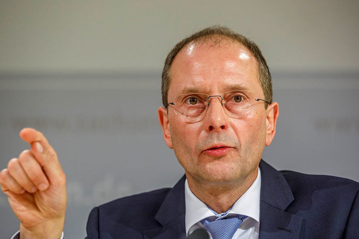 Innenminister Markus Ulbig (53, CDU).