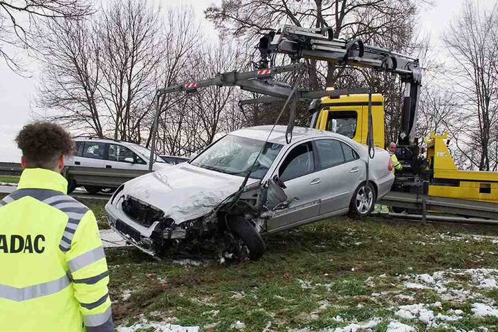 Ebenso erging es dem Mercedes-Fahrer.