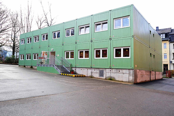 Fast 80 Grundschüler lernen in der Containerschule in Altendorf.