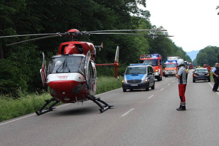 Die Beifahrerin des Toyota-Fahrers wurde schwer verletzt ins Krankenhaus gebracht.