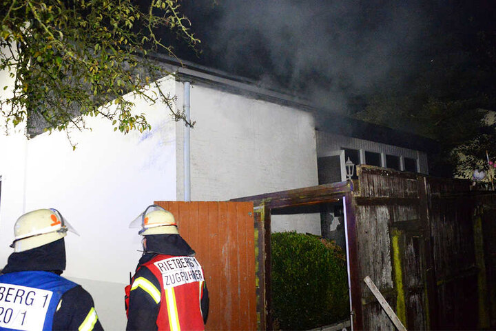 Der Rentner konnte nur noch tot aus den Flammen geborgen werden.