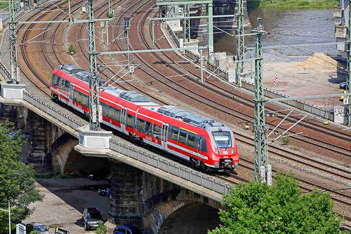 Die Marienbrücke befindet sich nur unweit vom Congress Center - dort explodierte am Montag ein Sprengsatz.