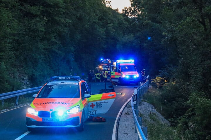 Die Rettungskräfte konnten nichts mehr für den jungen Biker tun - er verstarb noch am Unfallort.
