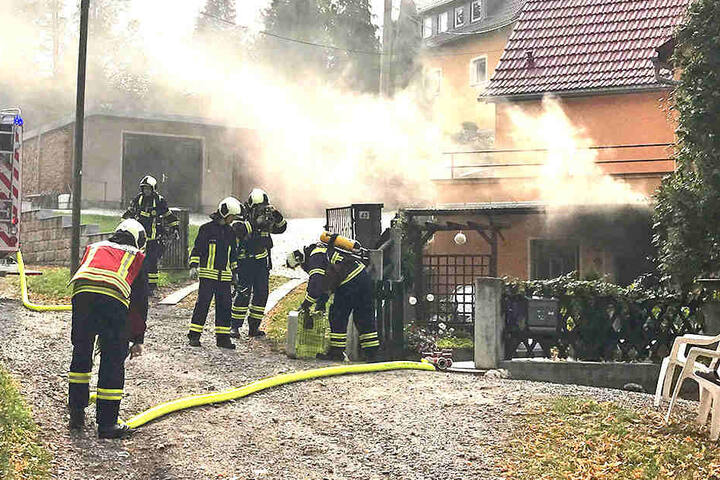 Starker Rauch schlug den Kameraden entgegen.