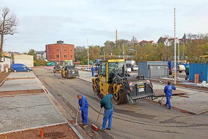 Die Vorbereitungen laufen bereits. Hier wird die Fläche für den Parkplatz am Alten Gasometer hergerichtet.