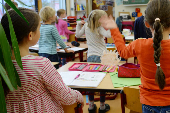 Ein Zweitklässler offenbarte seinem Lehrer (oder seiner Lehrerin?) mit seinem Aufsatz mehr, als seine Eltern vermutlich wollten. (Symbolbild)