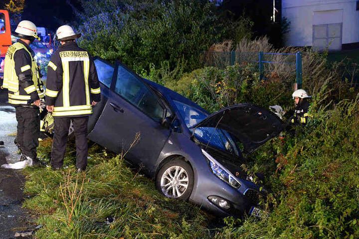 Auch die Feuerwehr wurde zum Unfallort gerufen.