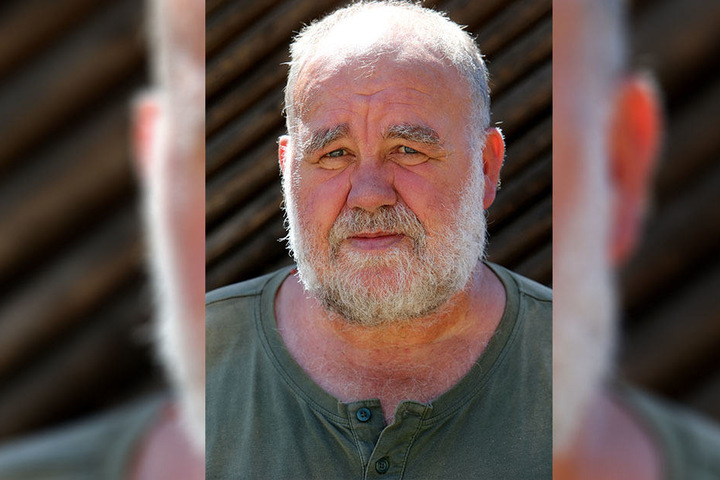 Uwe Dempewolf (55) versucht seine Tiere im Amerika Tierpark Limbach-Oberfrohna gut durch die Hitze zu bringen.