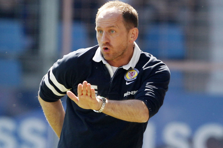 Braunschweigs Trainer Torsten Lieberknecht ist voll des Lobes für seinen Trainer-Kollegen Uwe Neuhaus.