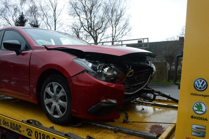 Die Unfallfahrerin übersah den Mazda, als sie abbiegen wollte.